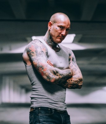  Artist Brandon Garic Notch - Photograph by www.J-Morton.com 